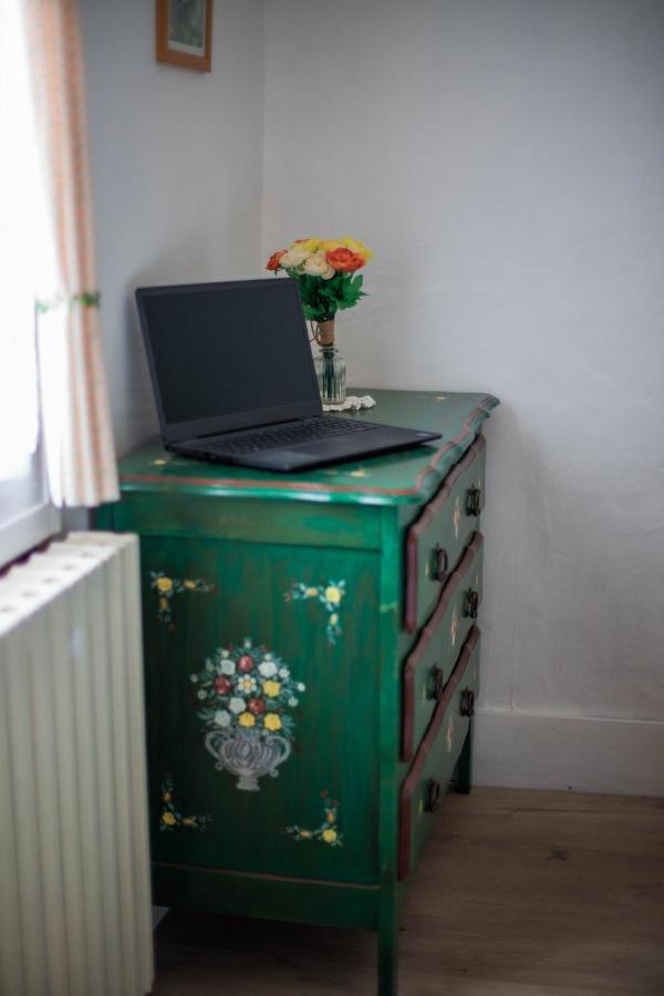 Ferienwohnung The Vintage Bed And Broc' Saint-Calais Exterior foto